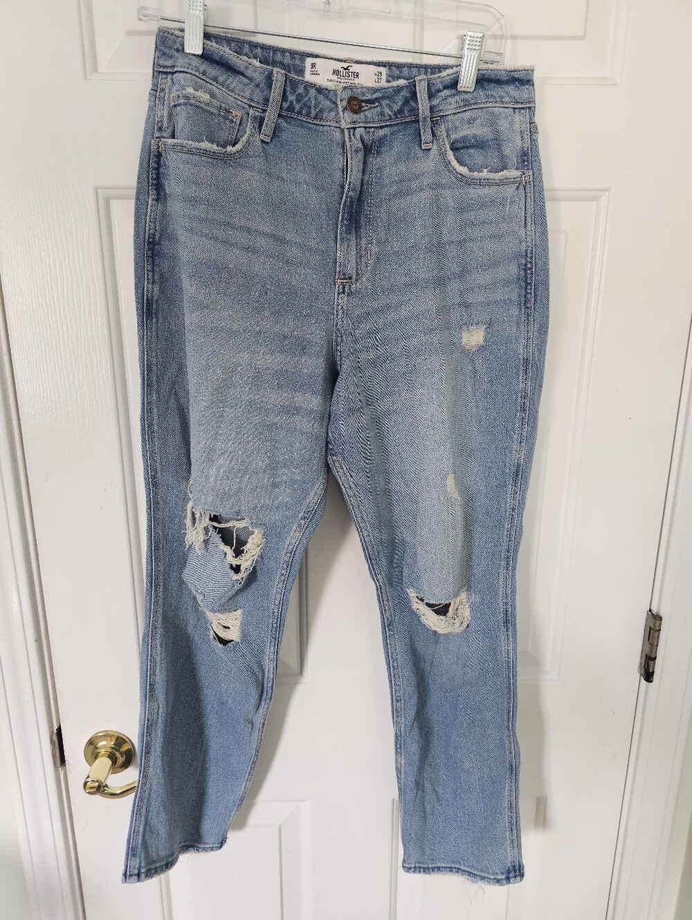 Hollister Curvy High Rise Mom Jeans Distressed Light Wash Size 9R W29 L27